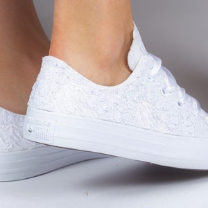 VENTE Converse de mariage ivoire, chaussures Converse personnalisées pour la mariée, mariée personnalisée pour mariage image 2