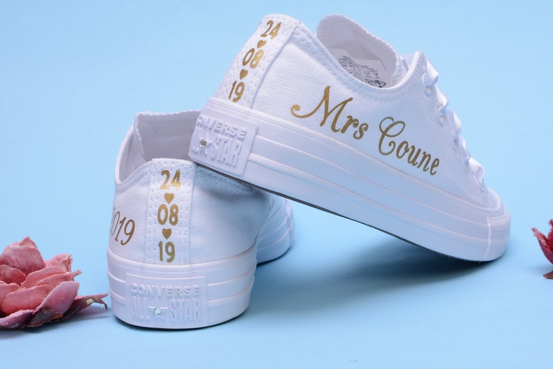 Baskets Converse en feuille d'or personnalisées pour la mariée, baskets Converse de mariage en feuille d'or personnalisées, chaussures Converse de mariée personnalisées image 1