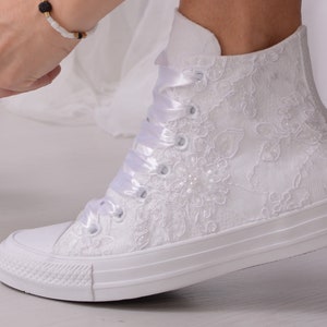 Zapatillas de boda blancas de lujo para novia, top alto converse de encaje, zapatillas altas nupciales con encaje de Dubai imagen 4