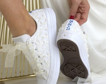 Converse de mariage ivoire pour la mariée, chaussures Converse personnalisées pour mariage, chaussures de tennis basses de mariée personnalisées avec dentelle de Dubaï