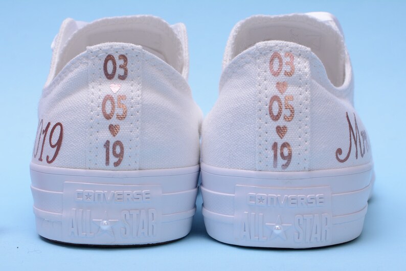 Personalisierte Rose Gold Folie Converse Trainer personalisierte für Braut, kundenspezifische Goldfolie Rose Hochzeit Converse Sneaker, Braut Converse Personalisierte Rose Gold Folie Converse Trainer personalisierte für Braut, kundenspezifische Goldfolie Rose Hochzeit Converse Sneaker, Braut Converse