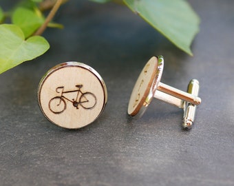 Boutons de manchette gravé dessin vélo ou au choix / gravure sur  cabochon en bois naturel serti argenté /  cadeau homme  à personnaliser