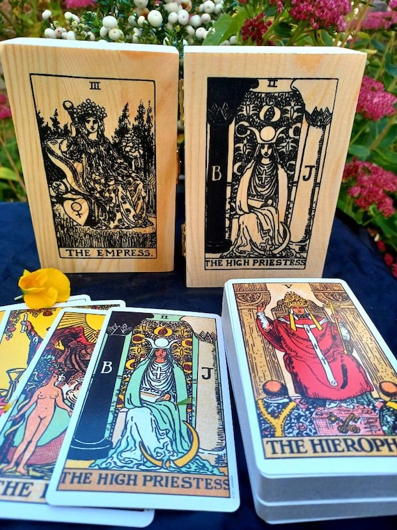 Baraja TAROT PRINCIPIANTE. El set de regalo de las cartas del tarot, 78  Cartas bolsa guía Caja de diseñador Handcraftedbox -  España