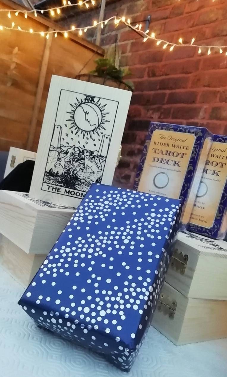 Tarot Card Deck Gift Set – 78 Cards, Book, Bag, and Handcrafted Box – Perfect Christmas Gift for Her