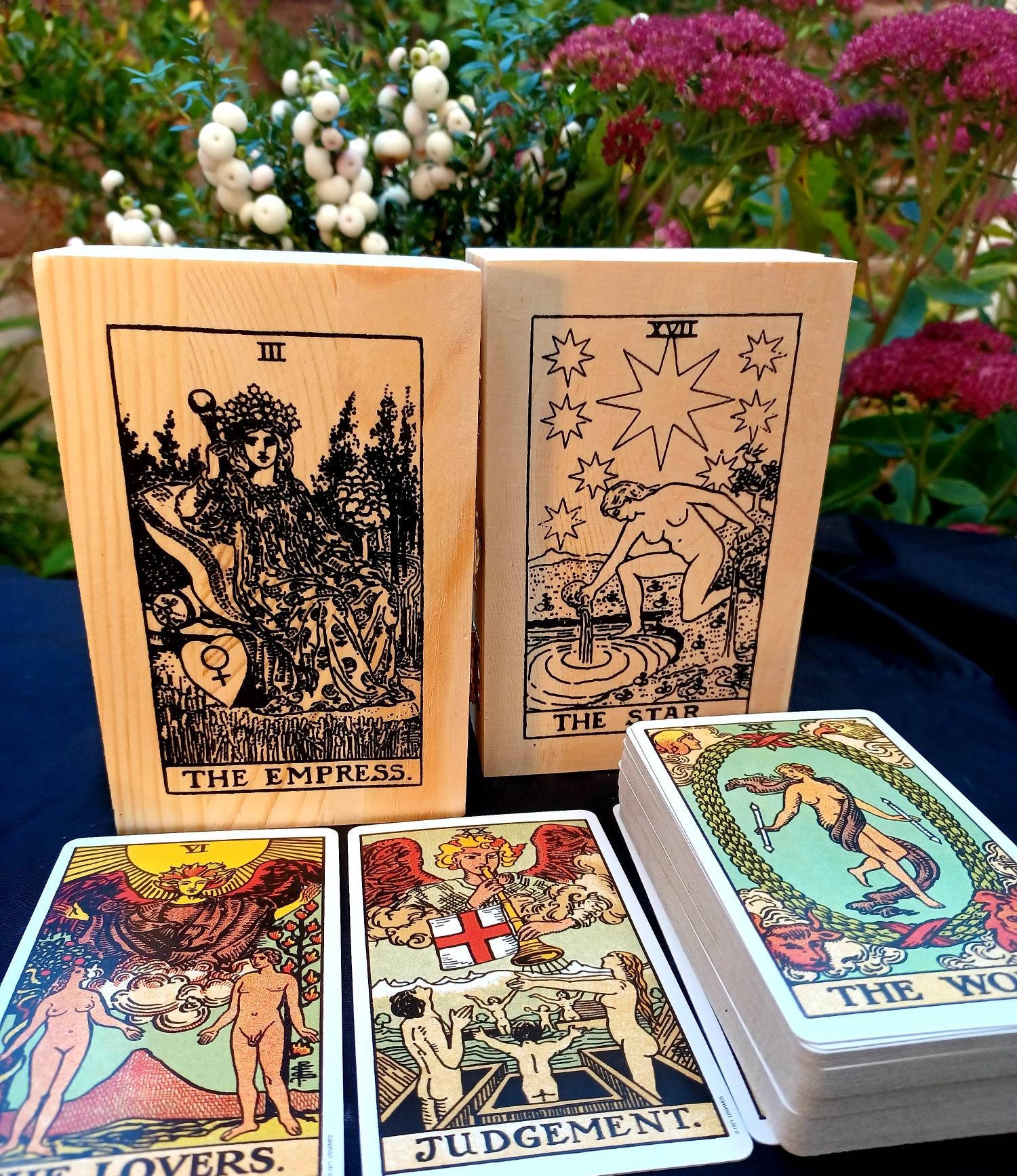 Tarot Card Deck Gift Set – 78 Cards, Book, Bag, and Handcrafted Box – Perfect Christmas Gift for Her