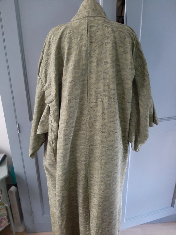 Authentic Vintage Traditional Japanese Kimono. Mos