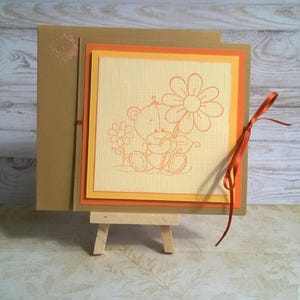 Kinderkarte „The Pooh and his Flower“ – Orange oder Pink