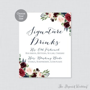 Letrero de bebidas exclusivas imprimible - Letrero de cócteles exclusivos para bodas con flores de color azul marino y marsala - Letrero de bar de boda con flores rústicas, letrero de cóctel 0010