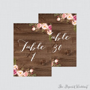 Afdrukbare rustieke bruiloft tafelnummers - roze bloem en houten tafelnummers voor bruiloft, Instant Download roze tafelnummers 1-30 0004-B