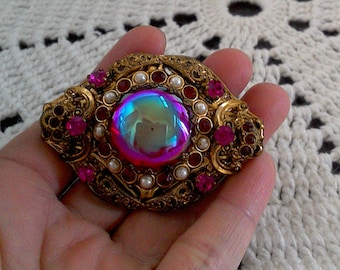Stunning Vintage GERMAN Gold Tone Brooch Pink Gemstone/Glass with Pearl Stud Seeds