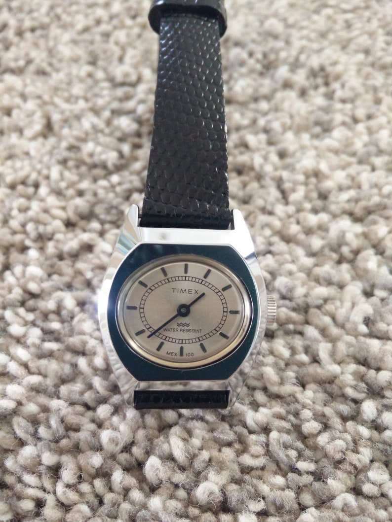 timex self wind waterproof