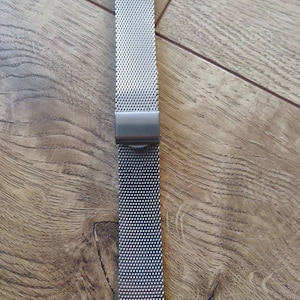 18-19mm Kreisler Stelux --- NOS Mesh Stainless Steel Curve End Fold-over Watch Band Strap