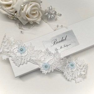 Wedding garter, Blue and Off White, Guipure Lace with blue daisies, Gift Boxed