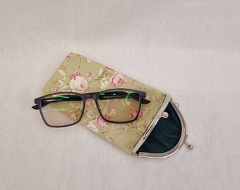 Groene bloemen Kiss gesp brillenkoker/leesbrillen/groene brillenkoker/zonnebrillenkoker/etui/etui/Kiss Lock brillenkoker/haaknaaldkast