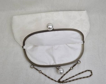 Ivory Kiss Clasp Purse/Upcycled Kiss Clasp Clutch/Evenings Out/Weddings Bag/Ivory Bridal Clutch Bag/Prom Bag/Clutch Bag/Something Old
