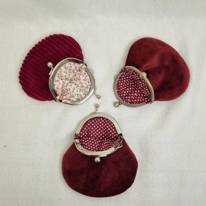 Monedero/monedero de terciopelo/monedero de cambio/monedero con cierre de beso/monedero de dinero/bolsa de auriculares/billetera/monedero morado con cierre de beso/bolsa de cuentas de rosario