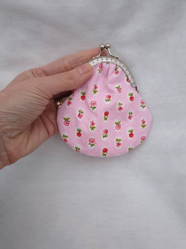 Pink Floral Kiss Clasp PurseCoin PurseChange PurseLittle Pink Coin PurseMoney PurseKiss Lock Coin PursePink Floral and Bow Coin Purse.