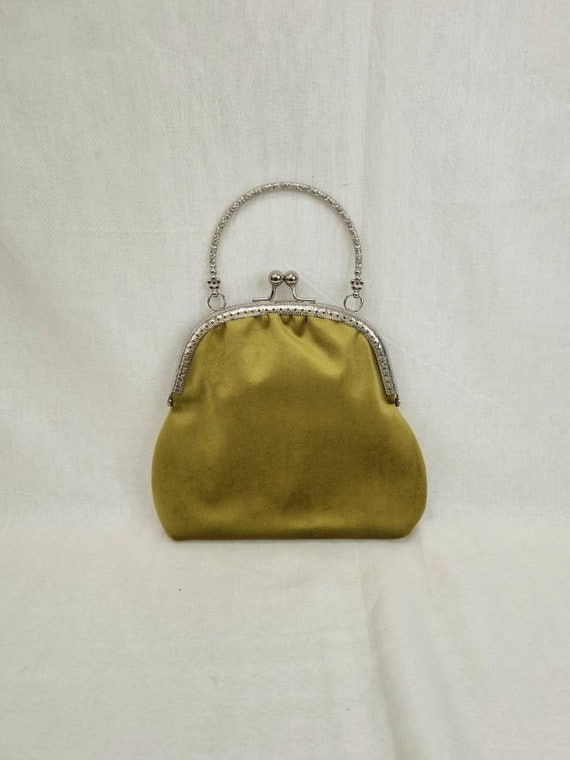 Queens Classic with Chain - Olive - Carry City India