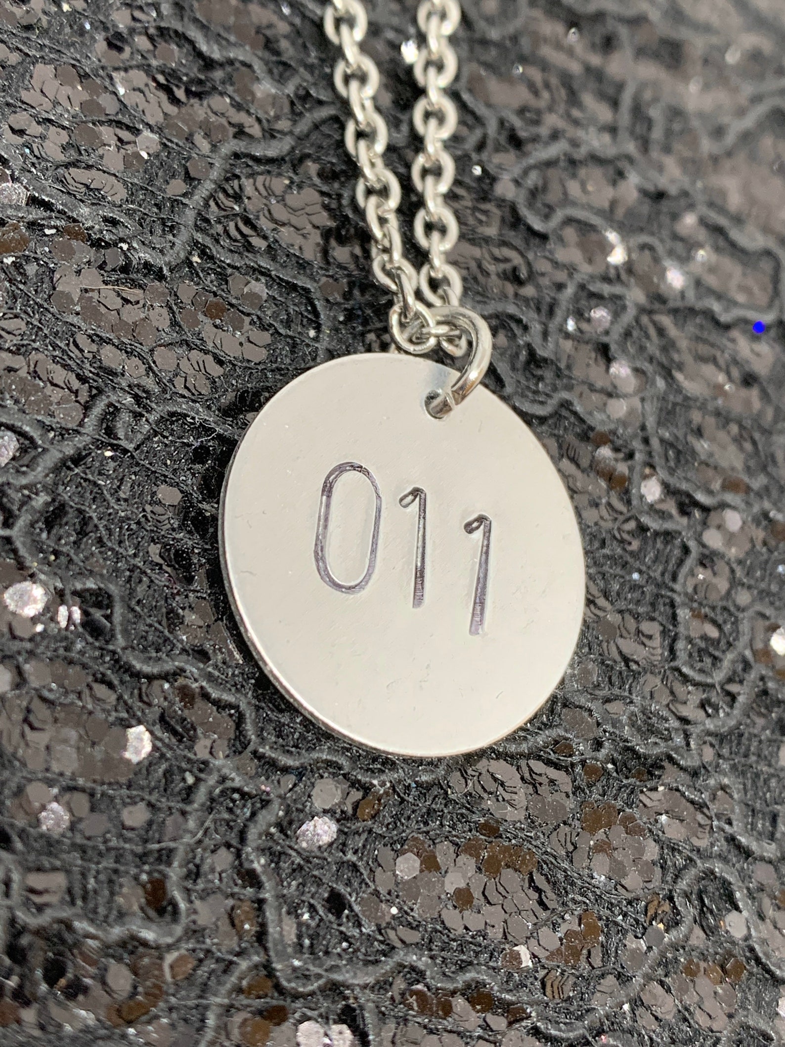 Pendentif Stranger Things - Collier Neuf Avec Étiquettes, En Acier Inoxydable, Thème Série