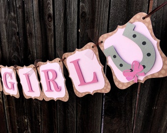 Vaquera es una pancarta de niña, baby shower de vaquera, decoraciones de vaquera, rodeo, herradura, botas de vaquero, estrella de Texas