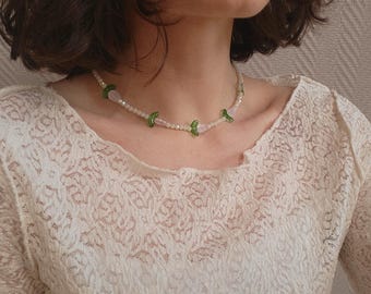 Gargantilla de flores con cuentas de vidrio, collar minimalista de verano.