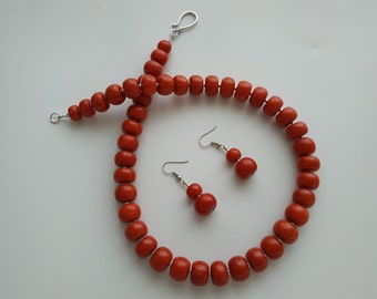 Set koraalkralenketting en oorbellen, sieraden etnische Oekraïne
