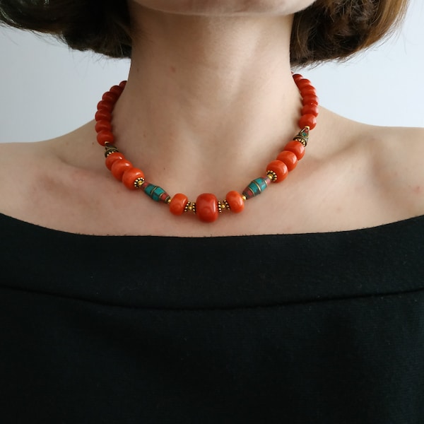 Collier corail minimaliste avec perles colorées, grosses perles de corail, collier élégant, cadeau bijoux en corail, style vintage, collier de perles pour elle