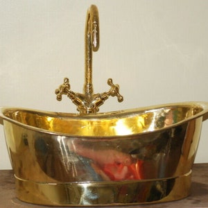 beautiful handamde hammred moroccan top counter bathtub sink with lovely brass engraved brass faucet