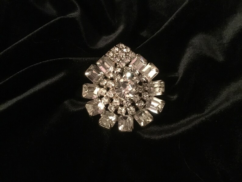 Pin Pear shaped Pendant 1927 Antique Rhinestone Broach Pristine Condition