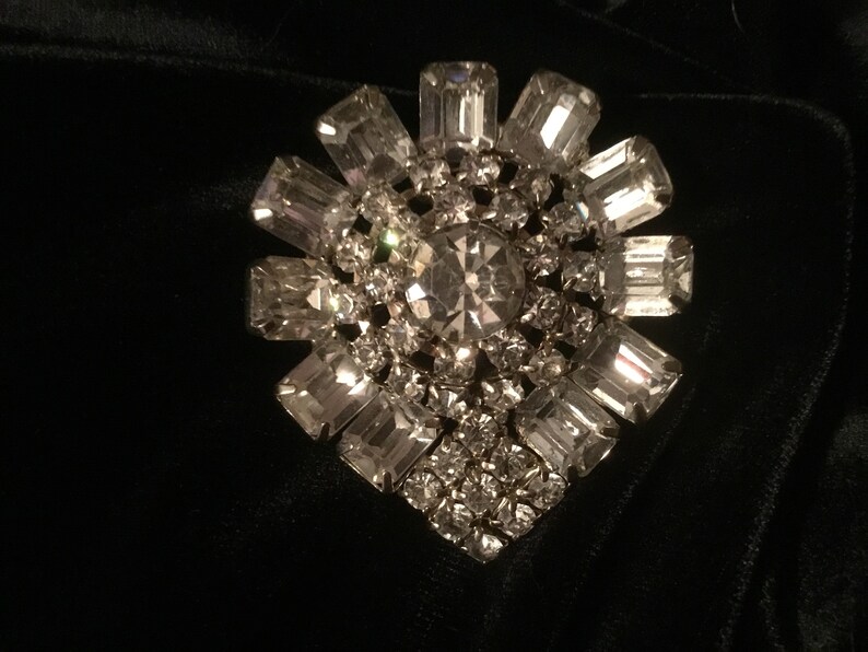 Pin Pear shaped Pendant 1927 Antique Rhinestone Broach Pristine Condition