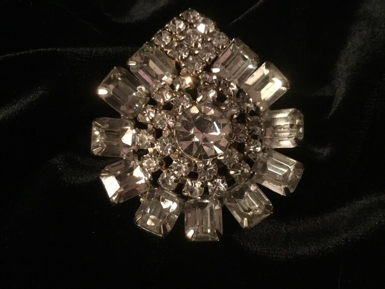 Pin Pear shaped Pendant 1927 Antique Rhinestone Broach Pristine Condition