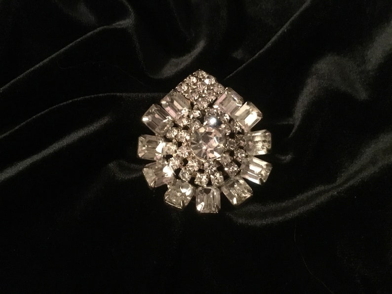 Pin Pear shaped Pendant 1927 Antique Rhinestone Broach Pristine Condition