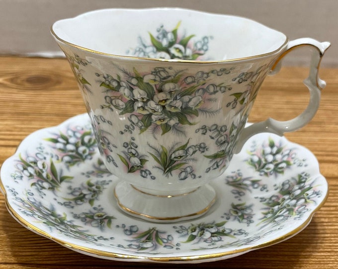 Royal Alberts Cup Saucer Bone China England Nell Gwynne Series Lambeth