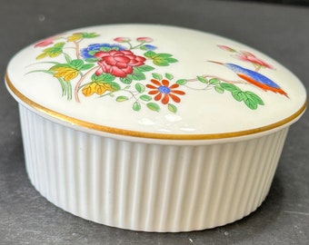 Wedgwood bone china trinket dish dresser box, jewelry box,