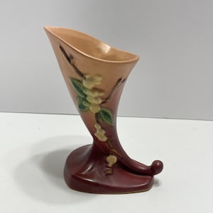 Roseville Snowberry Cornucopia vase 1CC-6 Pink