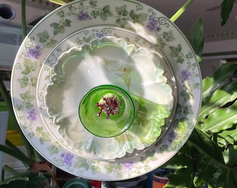 Glass plate garden flower