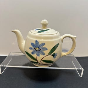 Teapot Shawnee Pottery blue daisy teapot 1950&#39;s