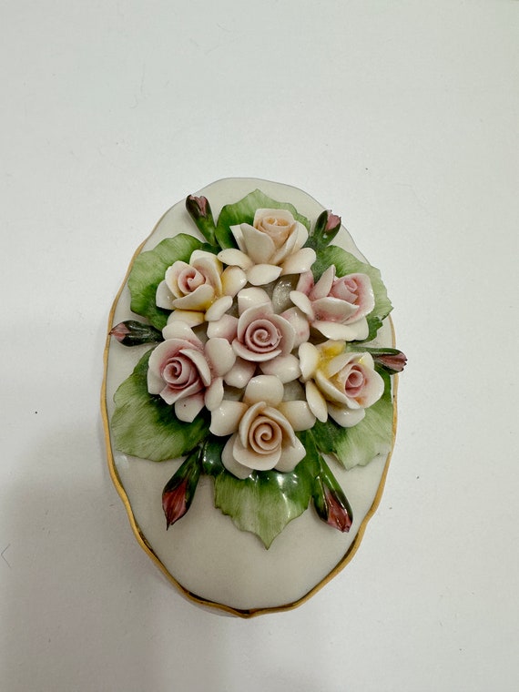 Lovely trinket box Capodimonte made in Italy - image 9