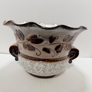 Vintage Farelli Fanciullacci Italy Majolica Centerpiece bowl, Jardine, Impressed leaf cachepot