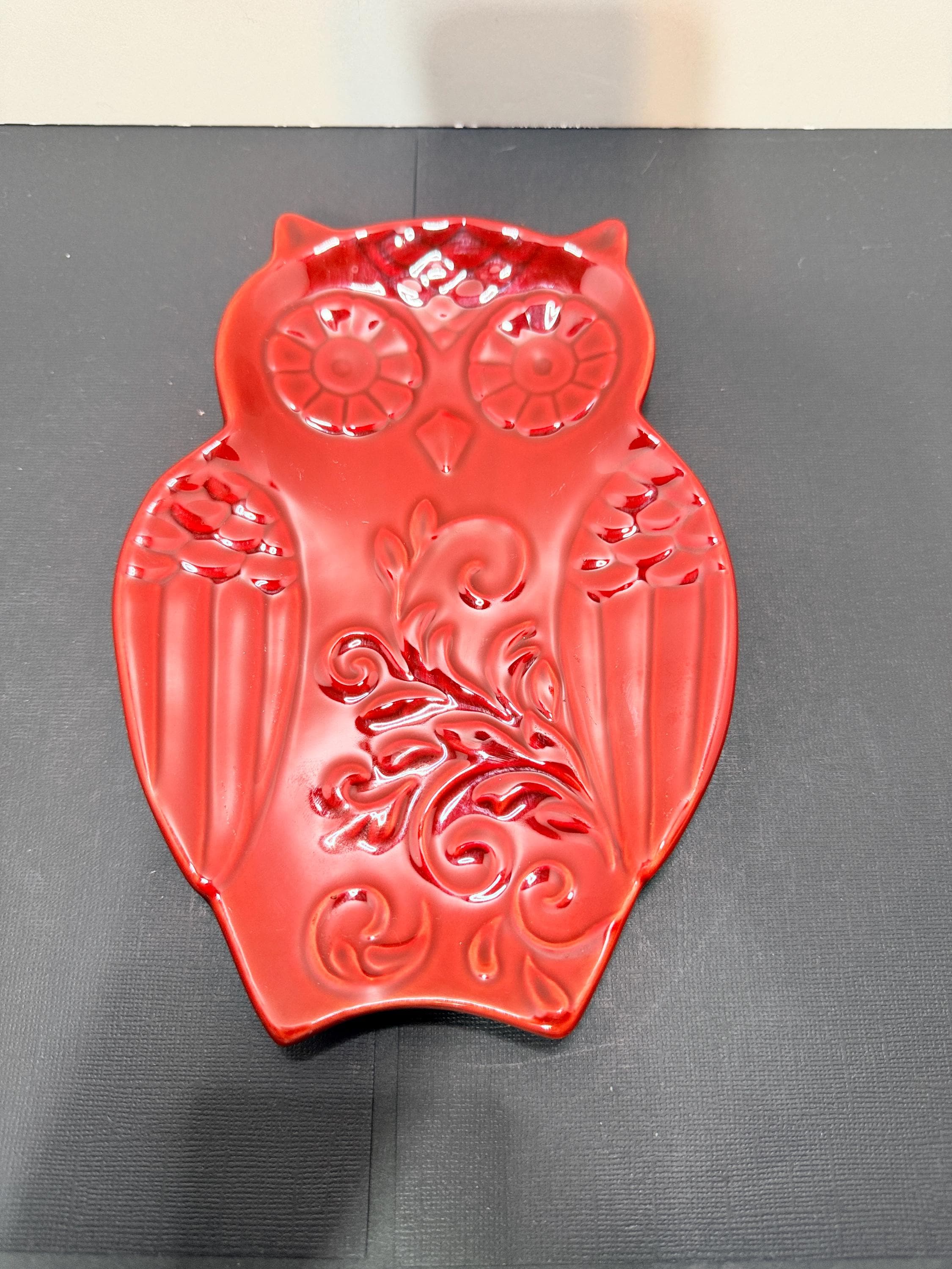 Red owl plate snacks decor candy