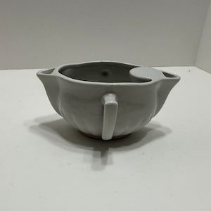 Sauce boat Gravy Separator Resembles Pillivuyt France not marked