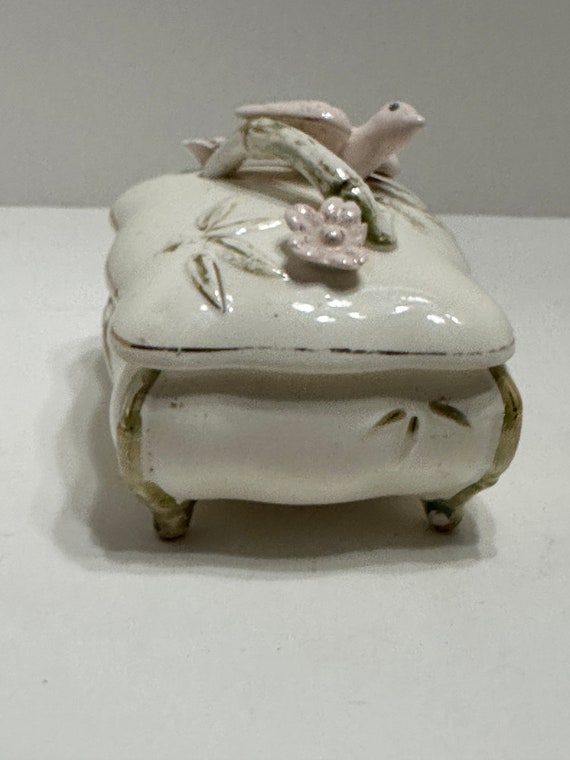Vintage ceramic trinket box white with gold and p… - image 3