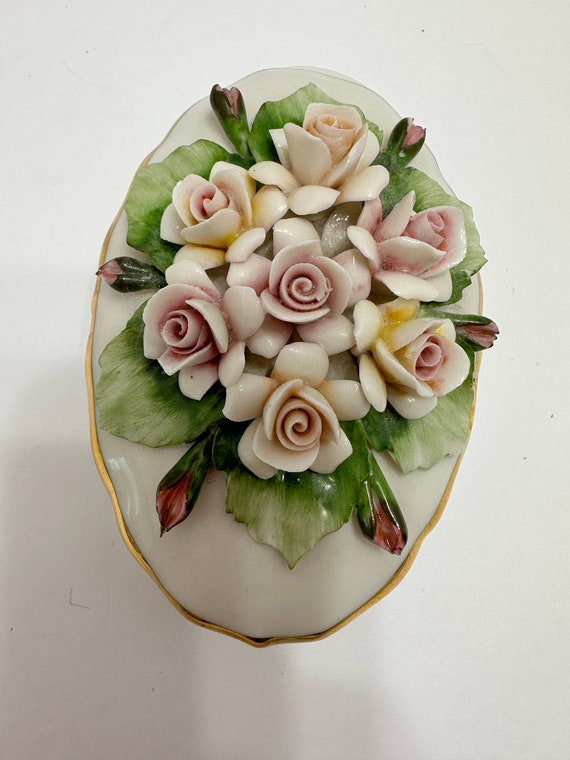 Lovely trinket box Capodimonte made in Italy - image 4