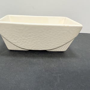 Brush Pottery off white rectangle planter USA 75