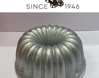 NEW Nordic Ware Professional Nonstick Bundt Pan made in the USA