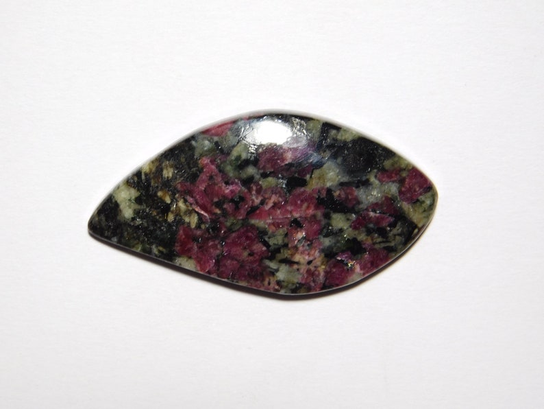 Amazing Natural Eudialyte loose Stone Top Quality Eudialyte Cabochon Gemstone Very Smooth Eudialyte Stone for jewelry 36 Cts.R-8898