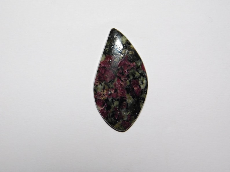 Amazing Natural Eudialyte loose Stone Top Quality Eudialyte Cabochon Gemstone Very Smooth Eudialyte Stone for jewelry 36 Cts.R-8898