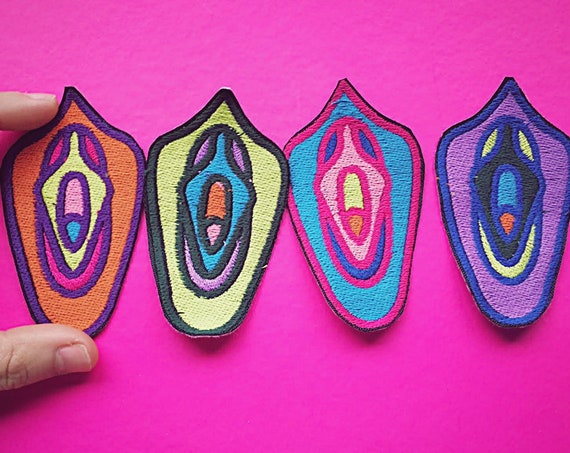 Embroidered patches in thread size 5x9 cm Clits