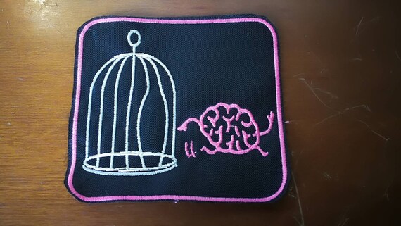 Embroidered patches on thread freedom 10cm Free your mind