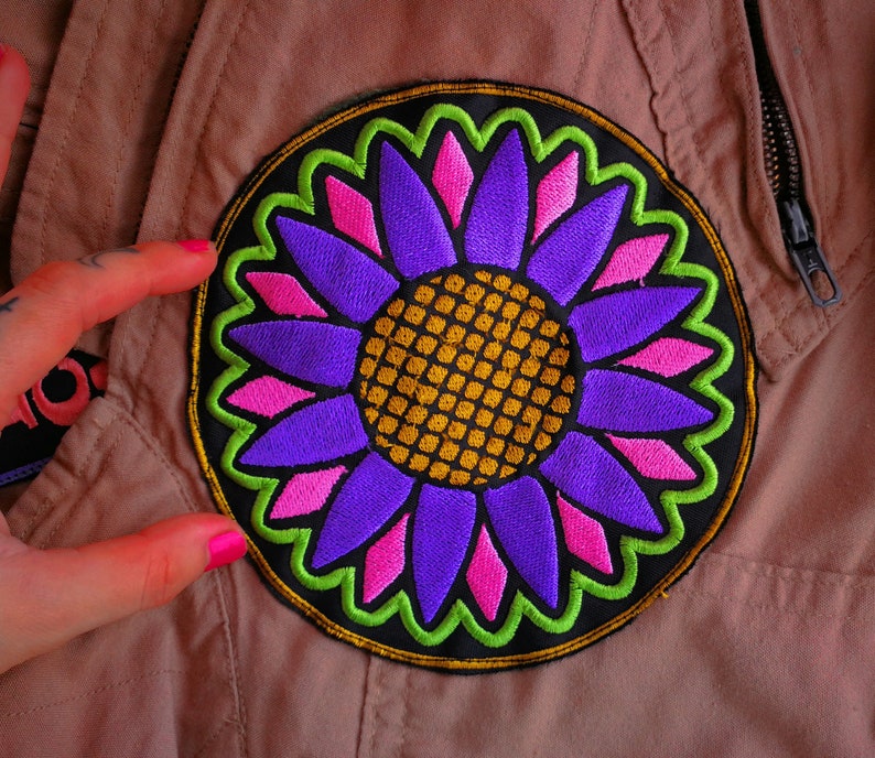 Sunflower patch Embroidered on thread 10 or 15 cm approximately